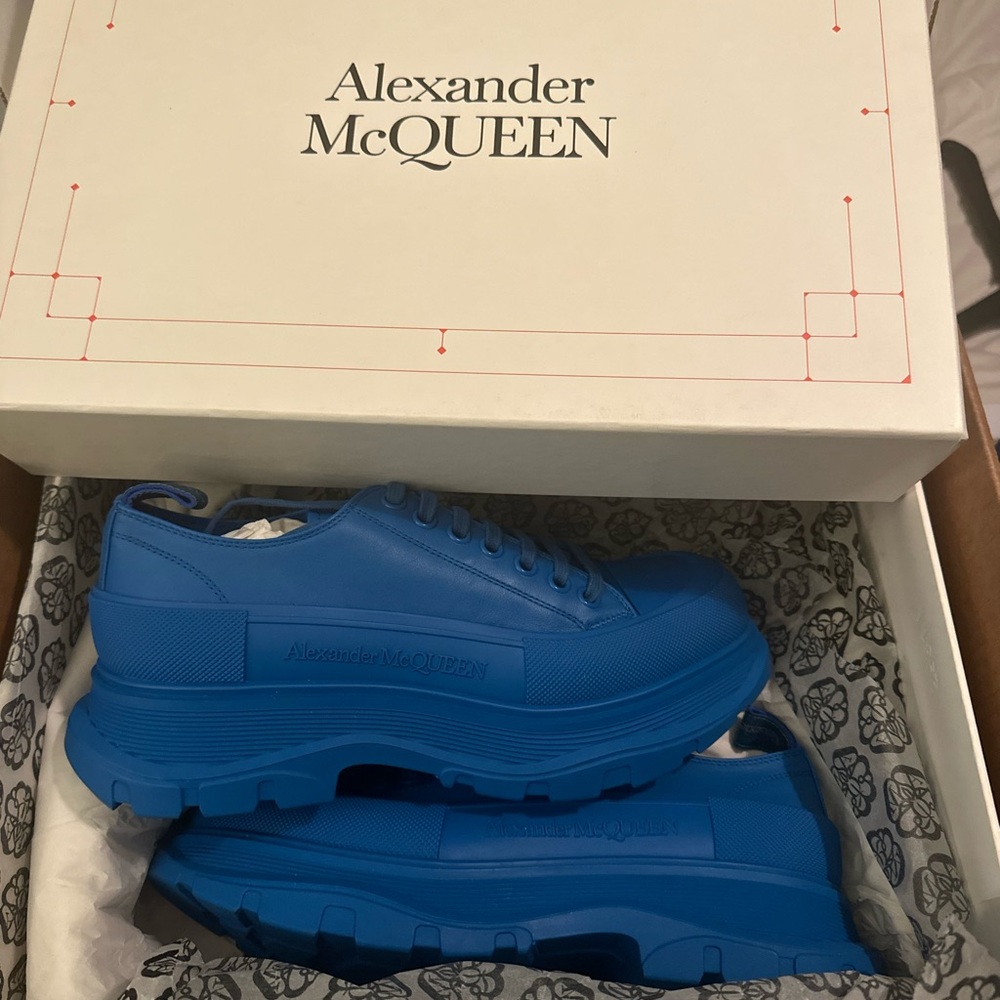 !!!!!SOLD!!!! Alexander Mcqueen